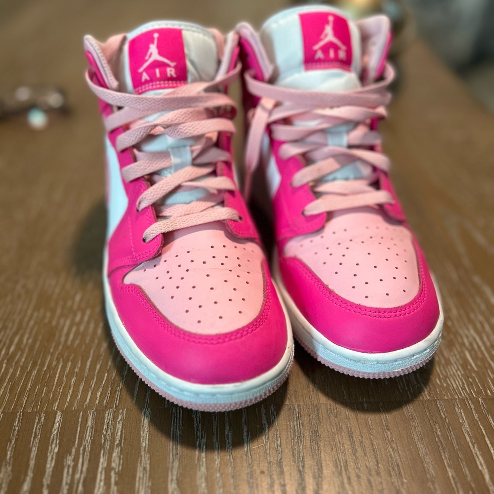 Air Jordan 1 Pink and White High-Top Sneakers- sz 7Y - Picture 2 of 4